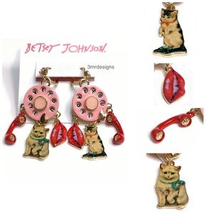 NWT Betsey Johnson💋Rotary Phone /Cats & Lips Gold Tone Chandelier Drop Earrings